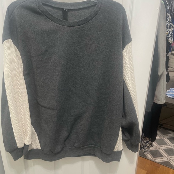 SHEIN Gray and Cream Crew Neck Sweater with Textured Sleeves - Picture 2 of 10